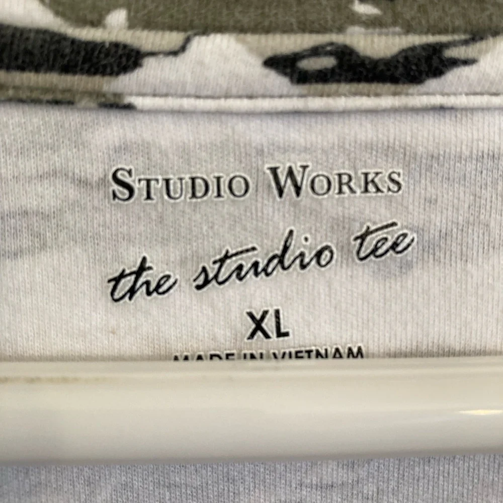 Women’s Tops Bundle - Picture 10 of 16